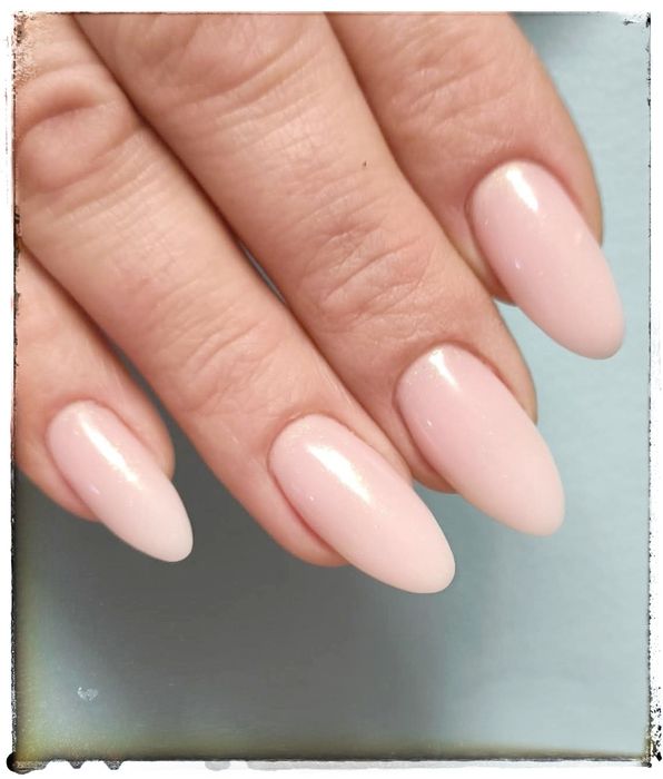 Realizez unghii cu gel și oja semipermanenta in sectorul 4, București