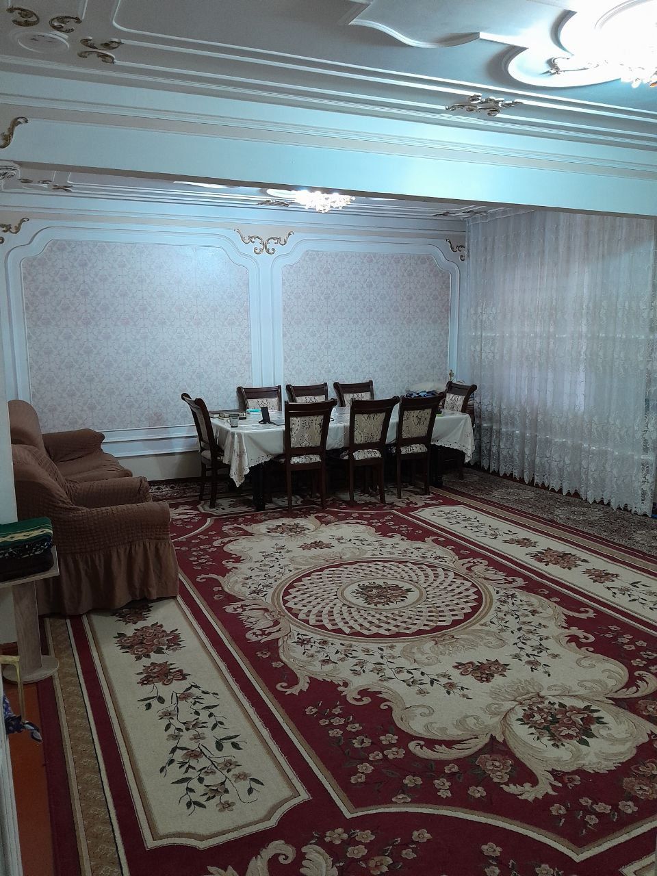 UY SOTILADI YUNUSOBOD 9-daha 5-hona 8-qavat 9-qavatli uy