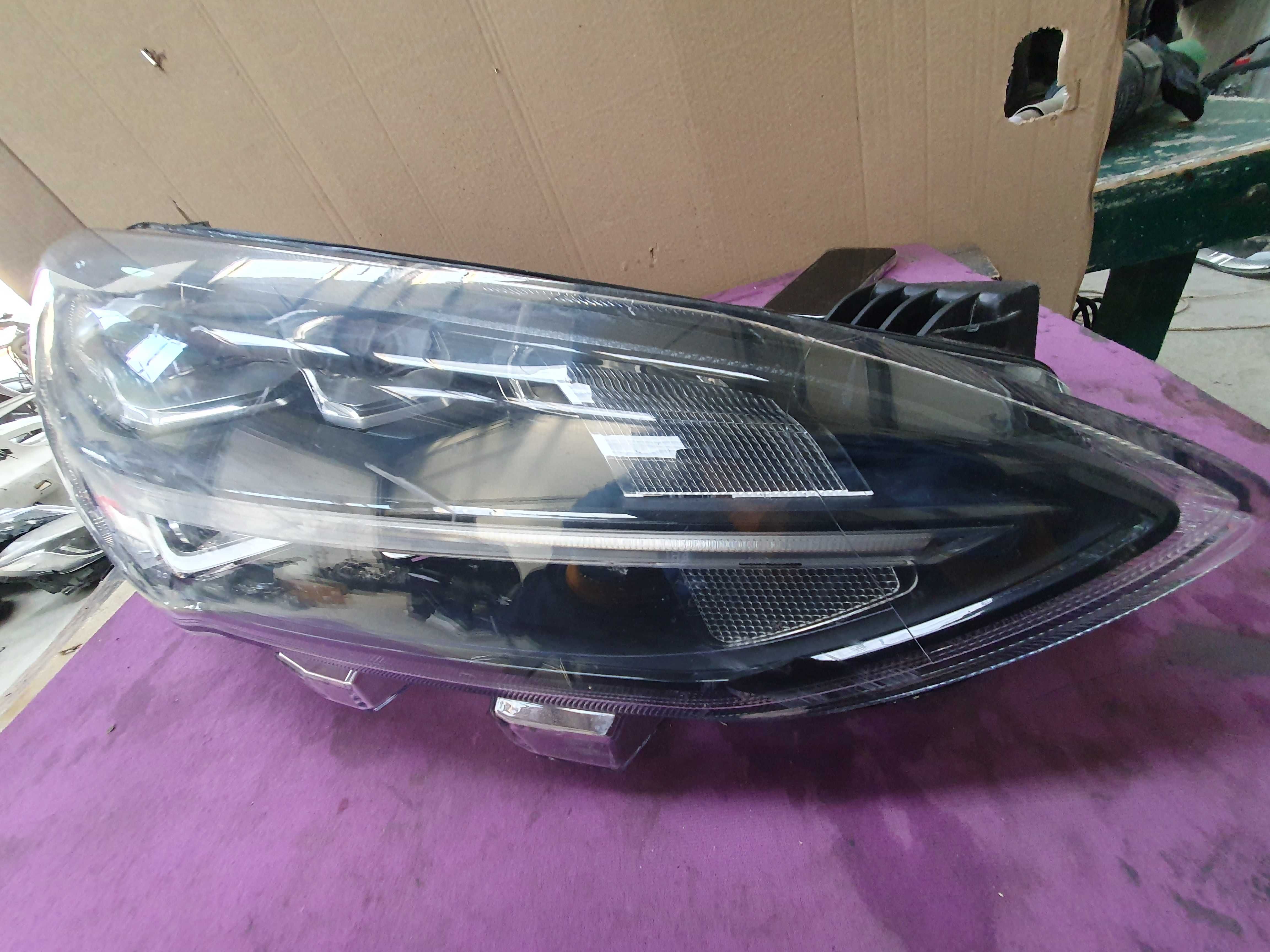 far dreapta full led ford focus 2023