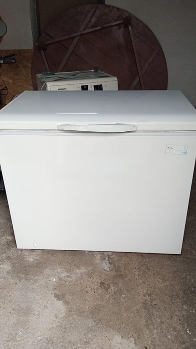 Морозильник продам