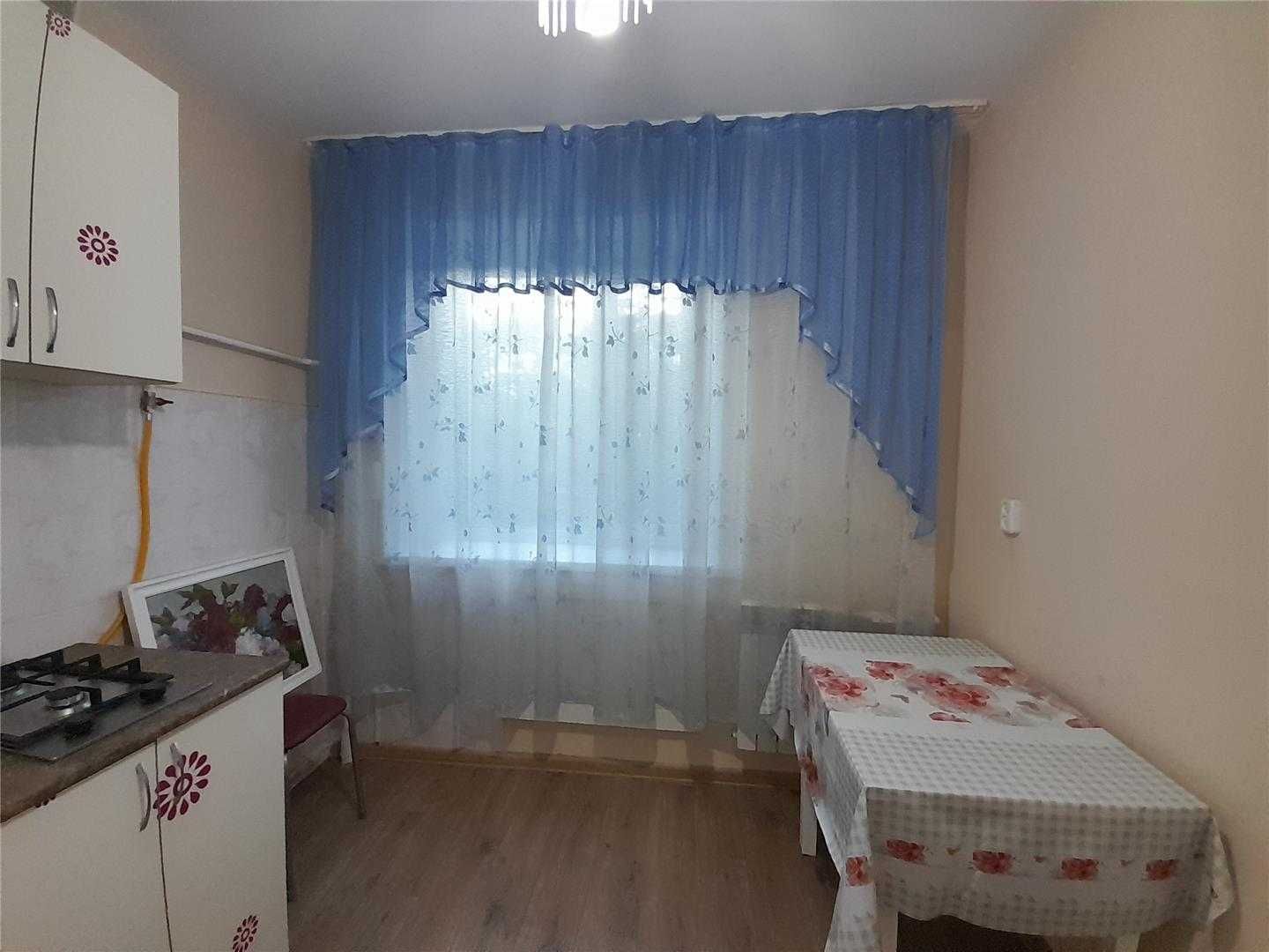 Продам 2 комн квартиру на 3/5 эт в кирпичном доме