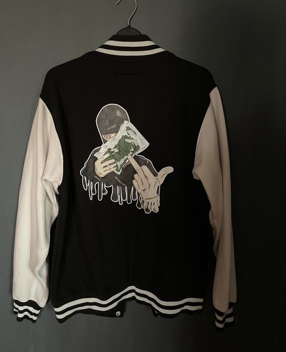 Merch MGK geacă