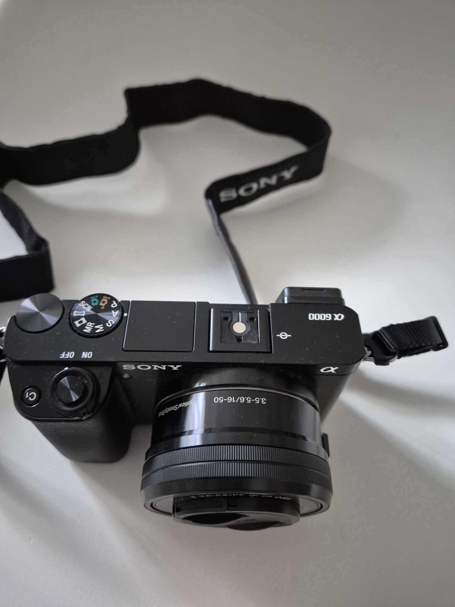 Sony Alfa 6000 mirrorless