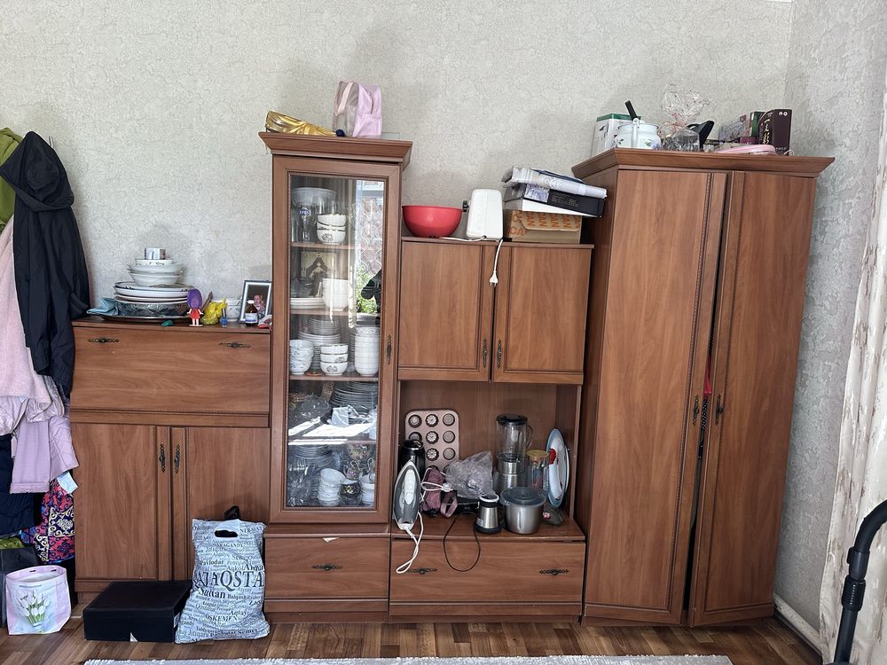 Продам гарнитур в зал