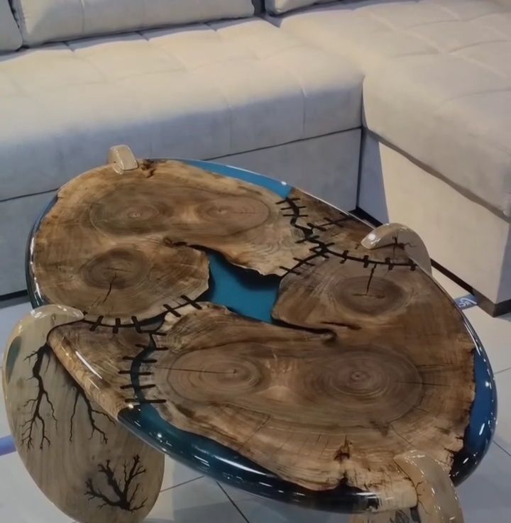 Столы из эпоксидной смолы и натурального дерева