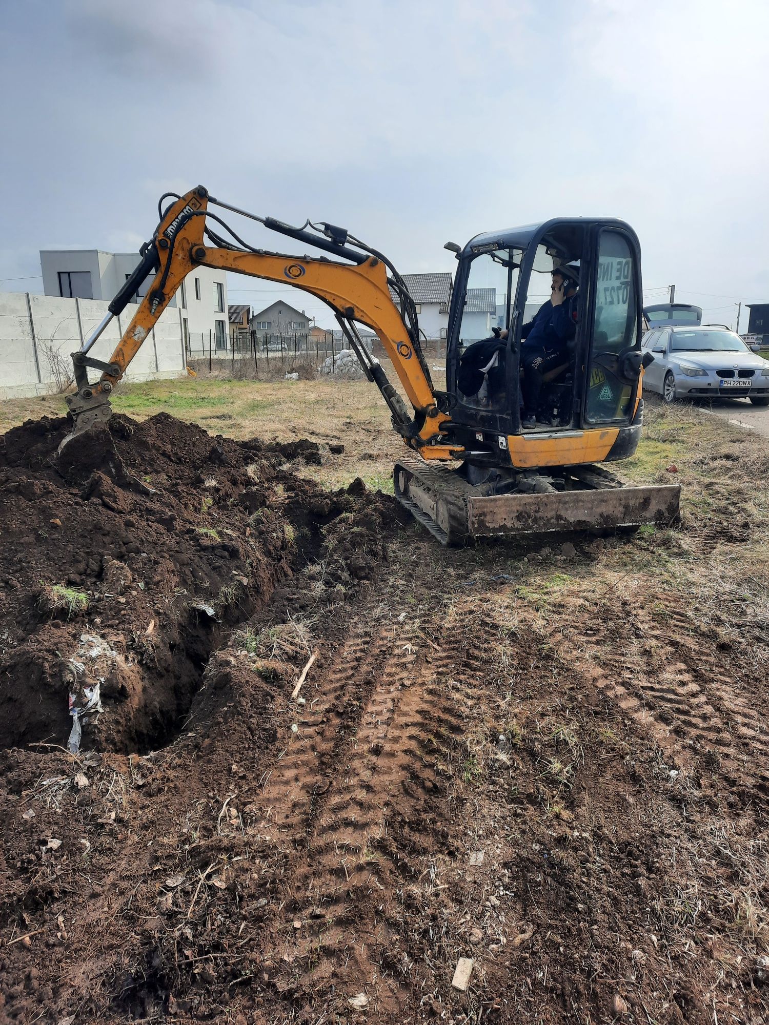 Pamant negru 3m³/5m³,miniexcavator,picon,bobcat,moloz,agregate