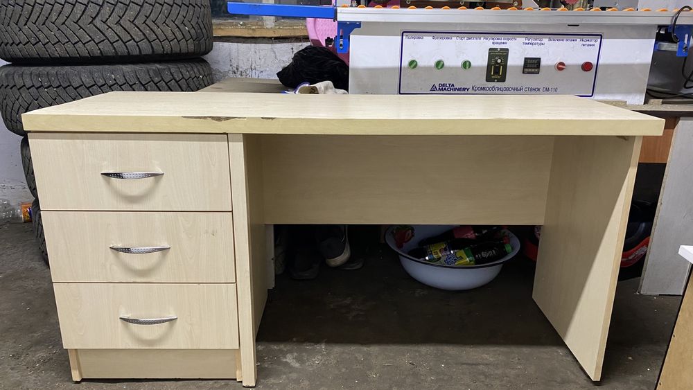 Продам Под телевизор  с ящиками