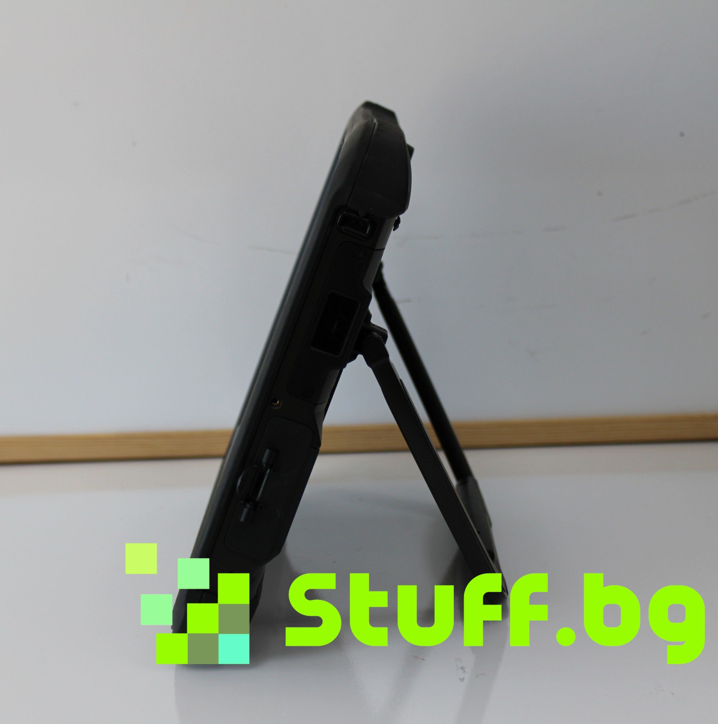 Winmate M133K Rugged Windows Tablet 13.3'' i5-5250U/4GB/128SSD m.2
