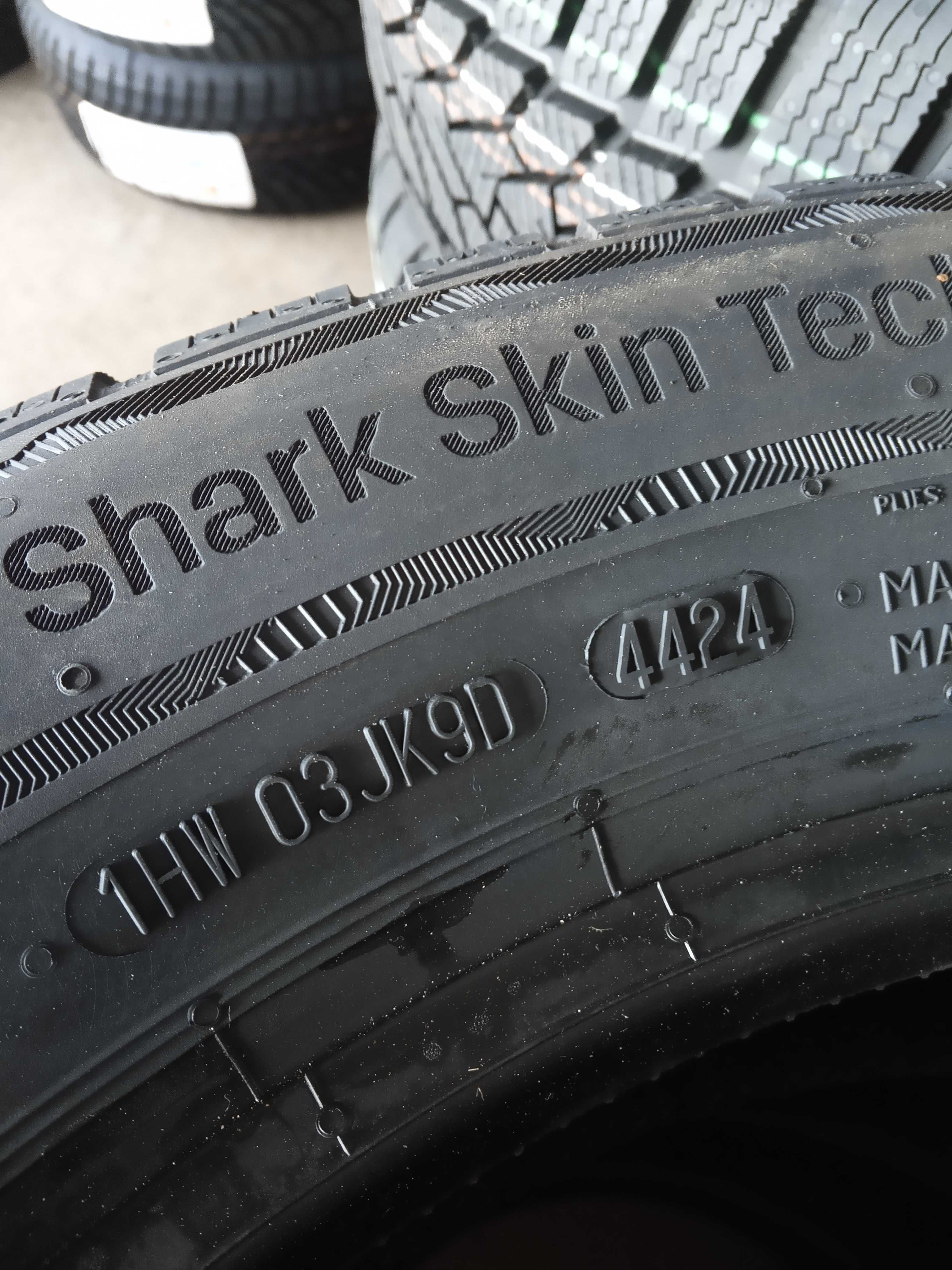 Нови зимни гуми 205/55R16 Uniroyal WinterExpert XL 94H DOT2024