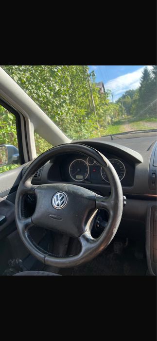De vanzare wolsvagen sharan 1,9 tdi 2003