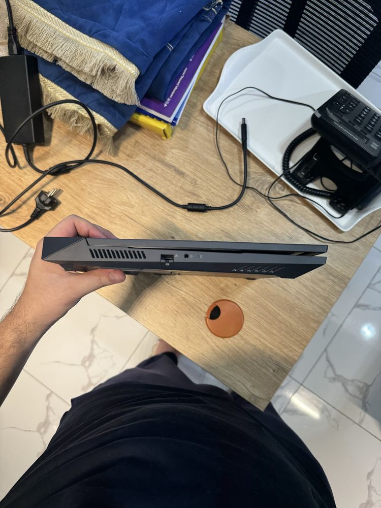 DELL G Series G15 5530 UB01KR