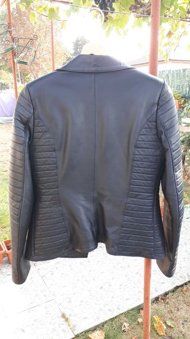 Дамско кожено яко с яка