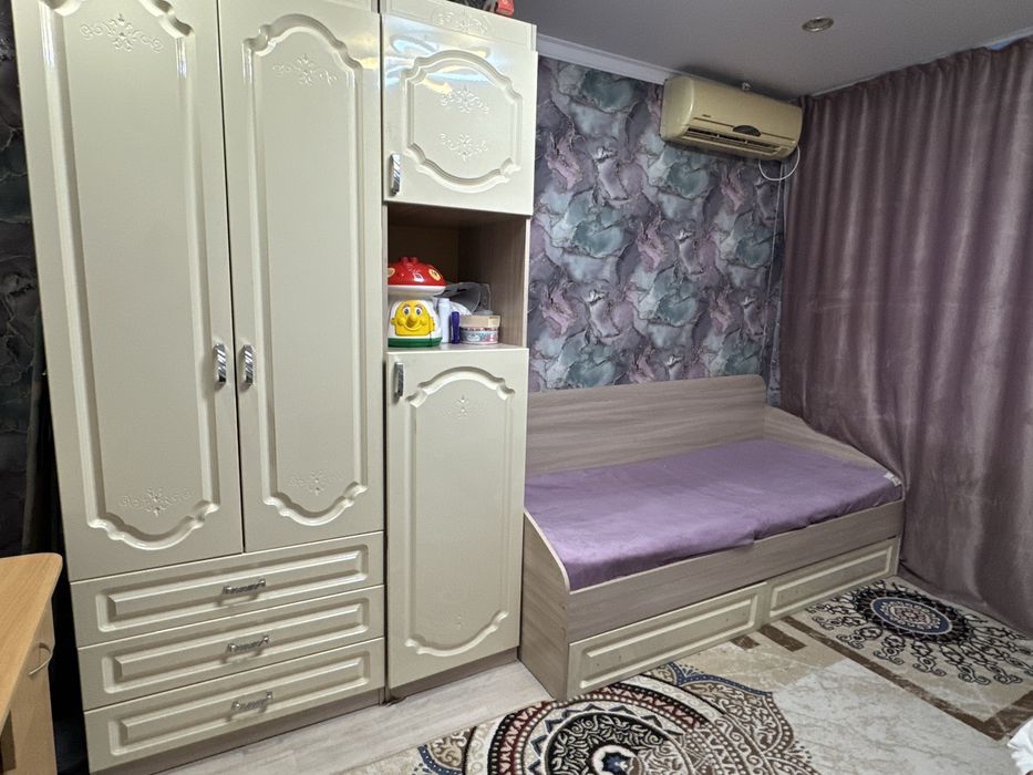 Продам спальный гарнитур