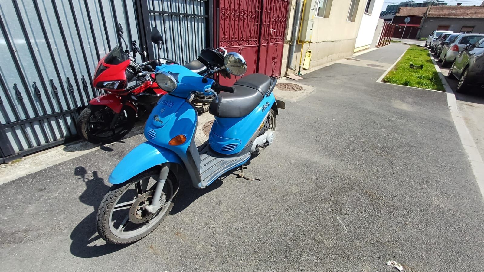 Vând scuter Piaggio liberty 49cc