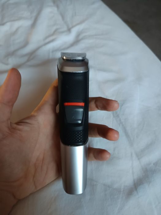 PHILIPS Multigroom Series 5000 12-в-1 – тример за лице, коса и тяло