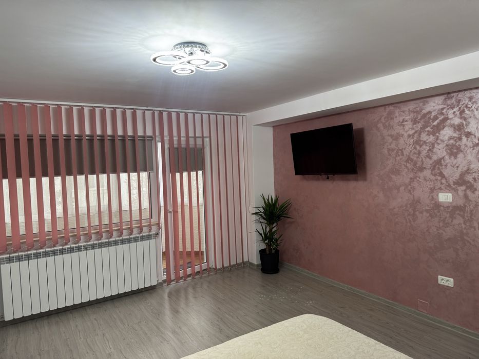 Proprietar inchireiez Studio