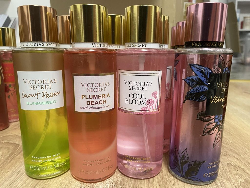 Vând parfumuri VS