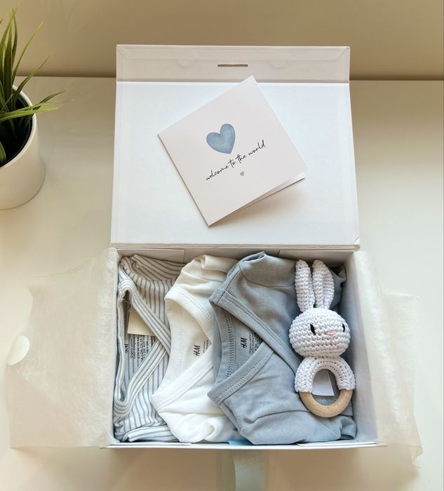 Подаръчни кутии и гардеробчета за новородени