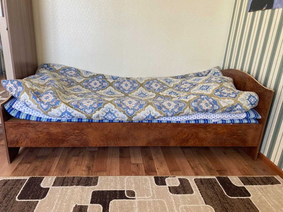 Кровать для спальни