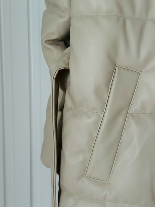 Geaca matlasata Stradivarius culoare ecru