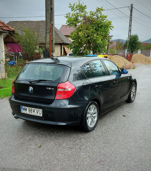 Vând bmw seria 1