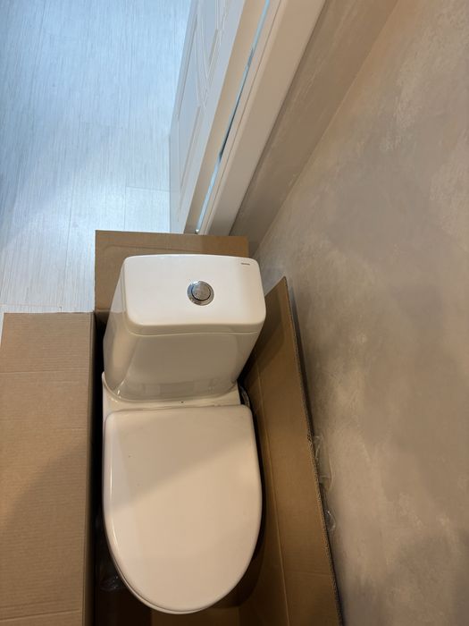 Унитаз в хорошем состояний sanita