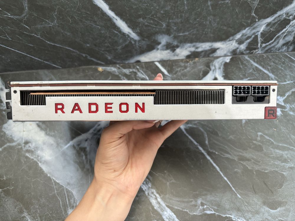 Видеокарта AMD Radeon VII