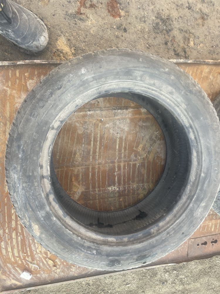 Шины 235/55/R17.