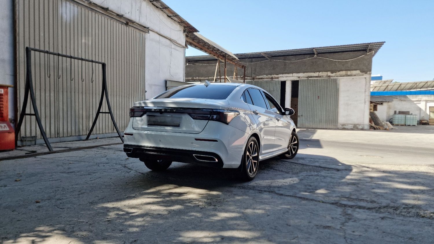 Продаётся срочно Своя машина  Chery Arizo 6PRO