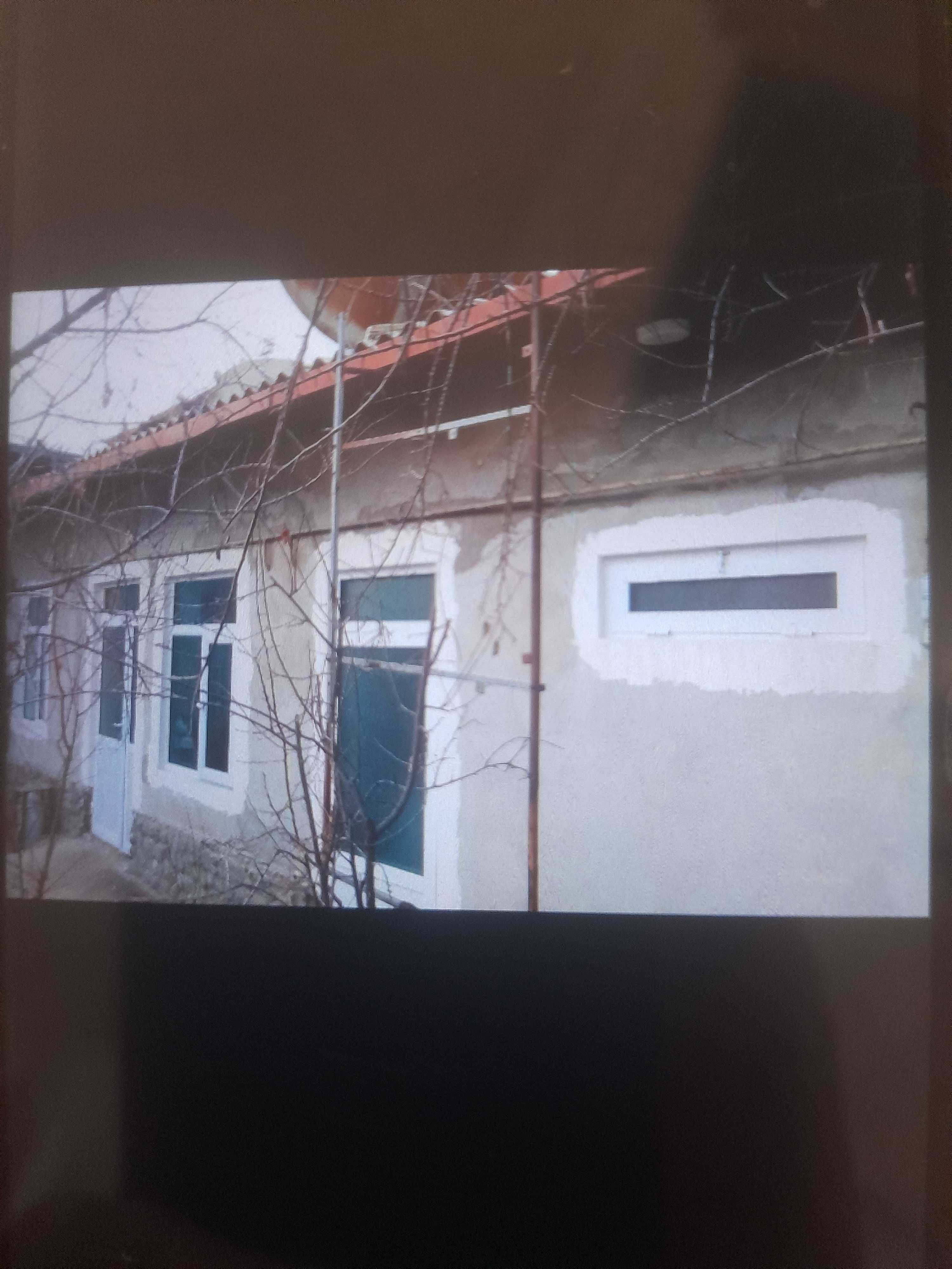 Продам дом 2,2сот фасад 10метров,до метро 5 минут.