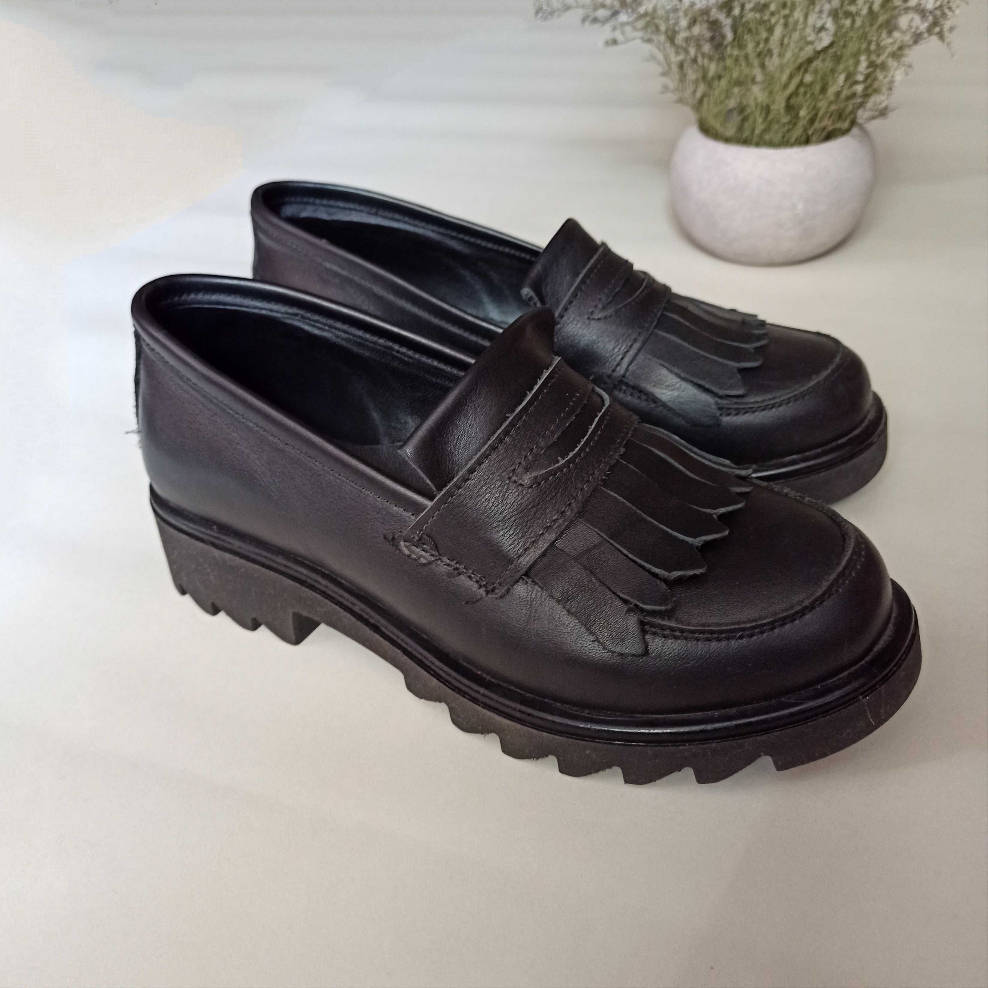 Кожаные туфли лоферы для девочки, 32 размер