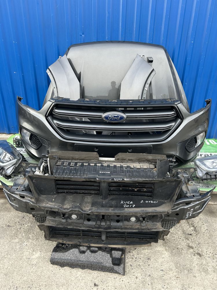 Bară față completă, trager complet, faruri xenon, aripi Ford Kuga 2017