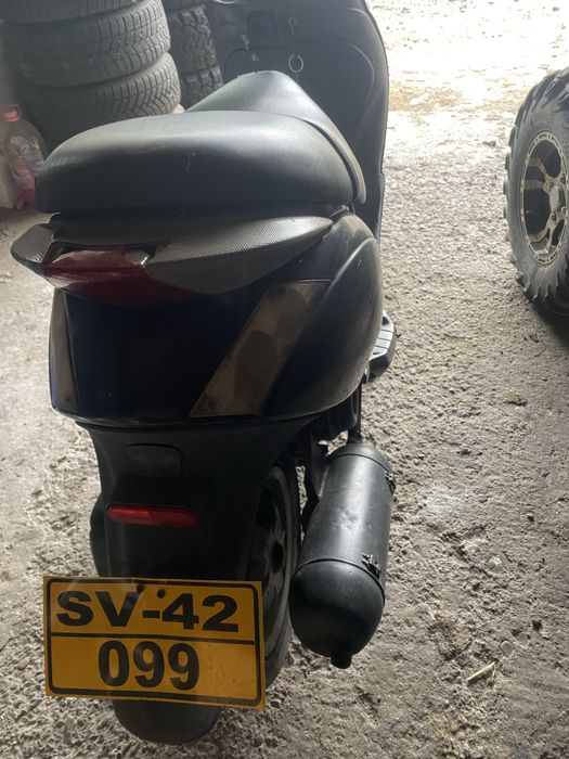 scuter piaggio 4t cu motor de 49cc
