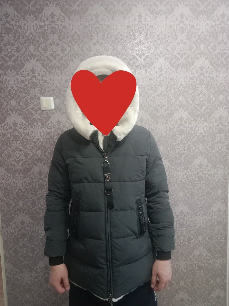Продам куртку зима .одевали пару раз ,женская размер 46-48новая .