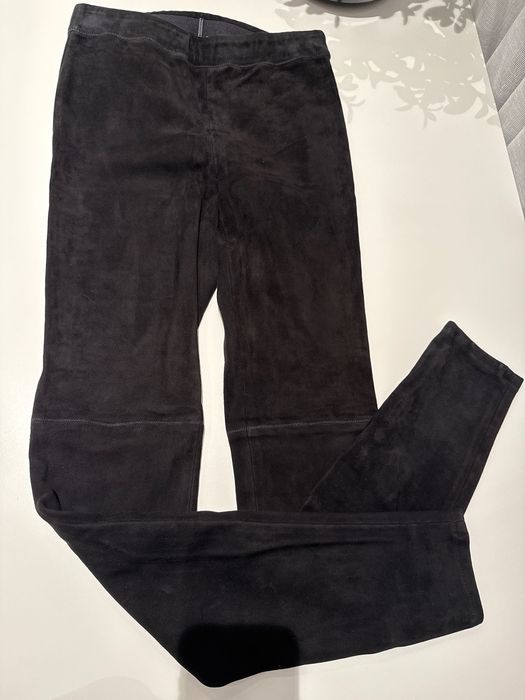 Черен чисто нов дамски панталон. Естествен кожа/велур.