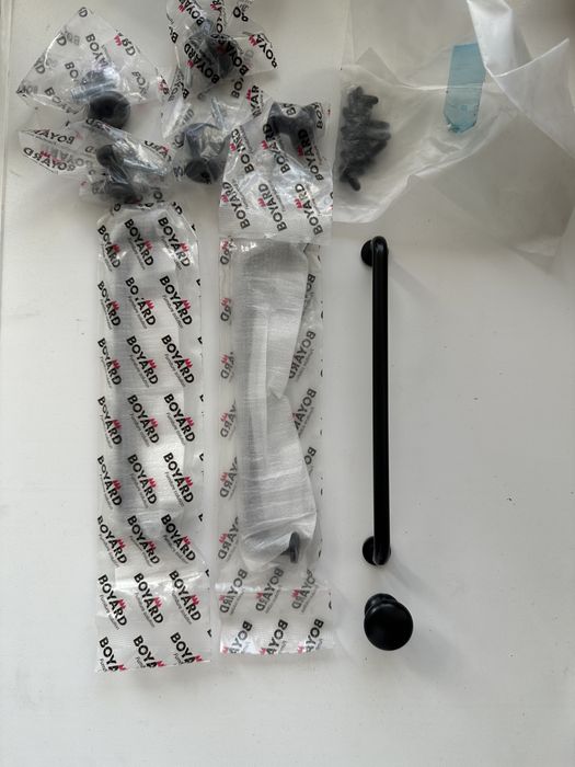 Продаю ручки для шкафа