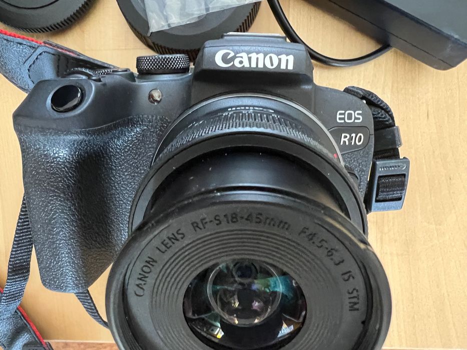 Фотоапарат Canon EOS R10
