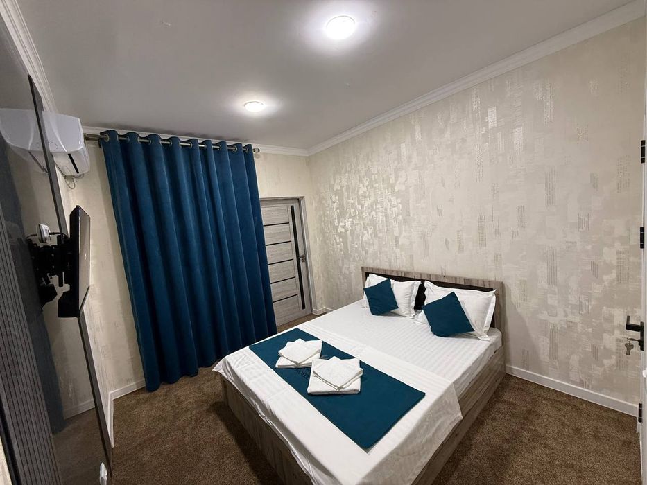 Yakkasaroy US MOON HOTEL