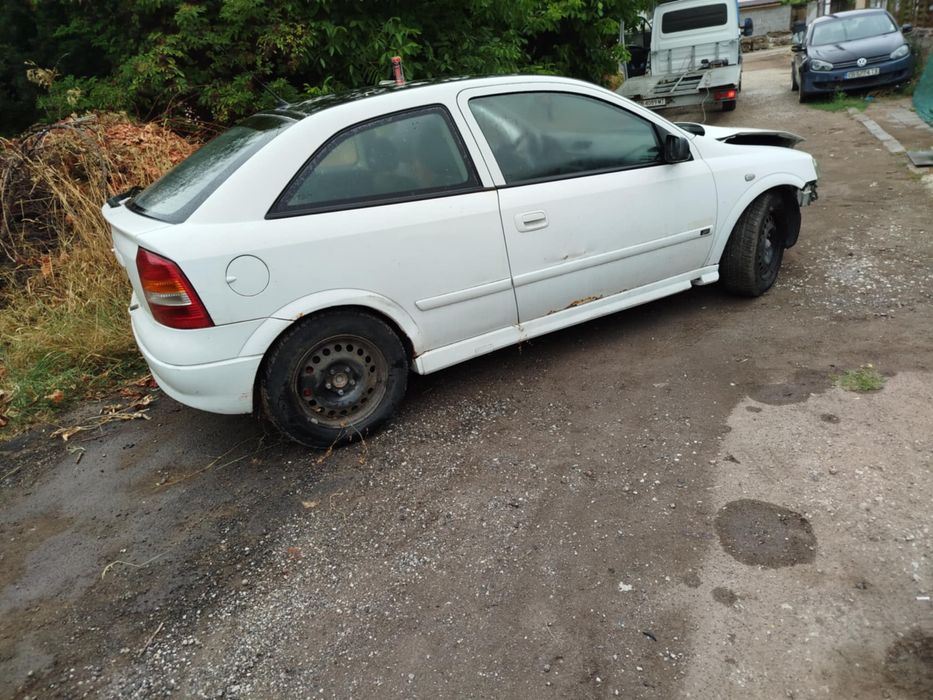 Продавам Опел Г на части