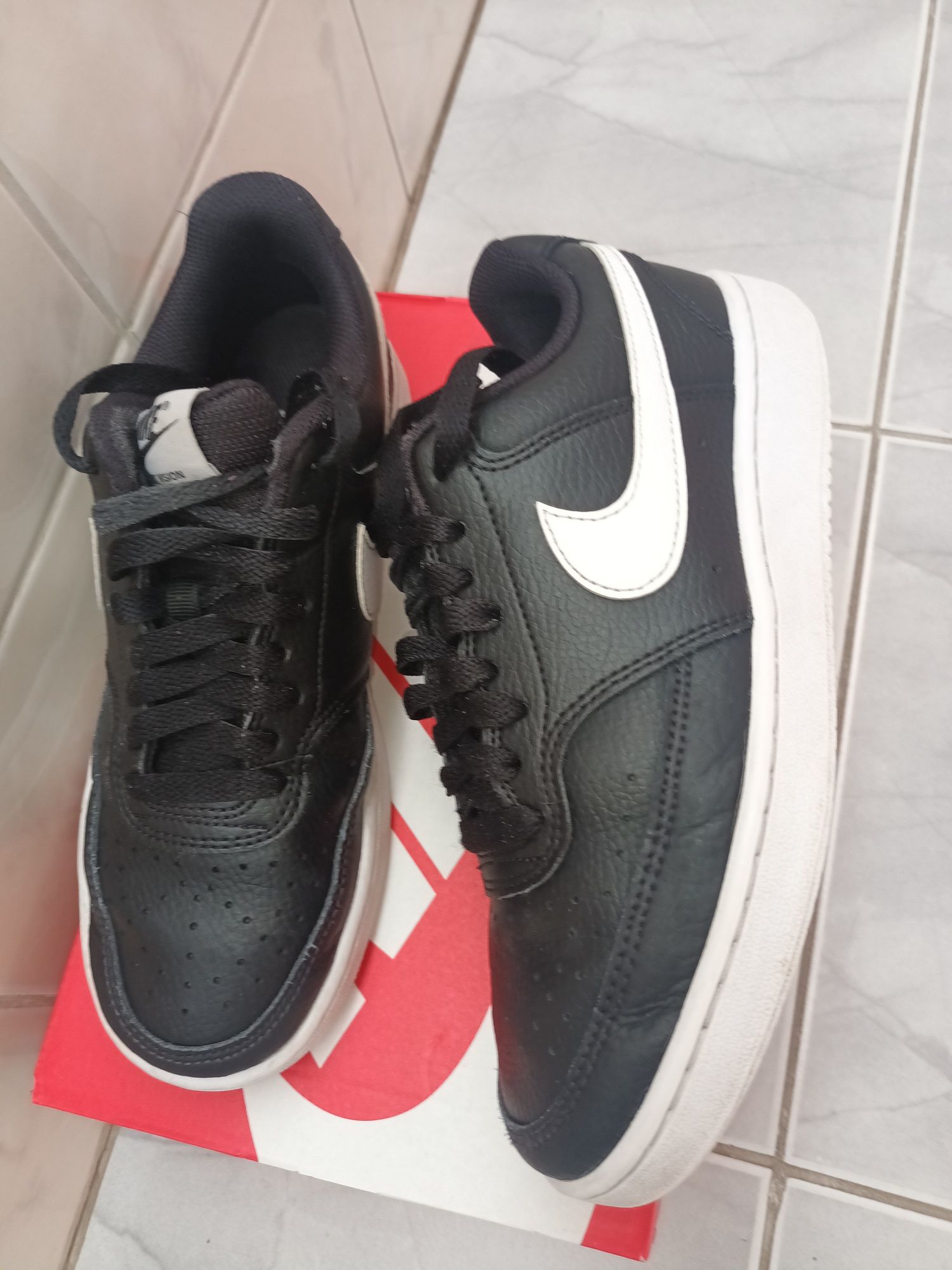 Черни маратонки Nike 37.5 номер