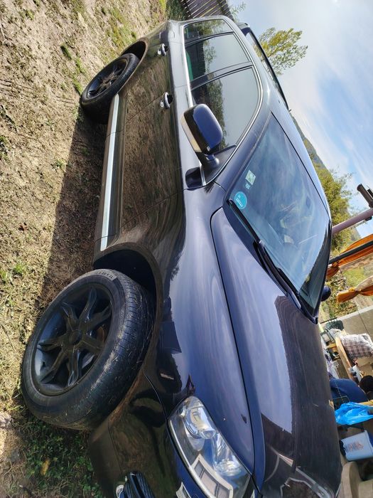 Vând Touareg sau schimb cu autoutilitara