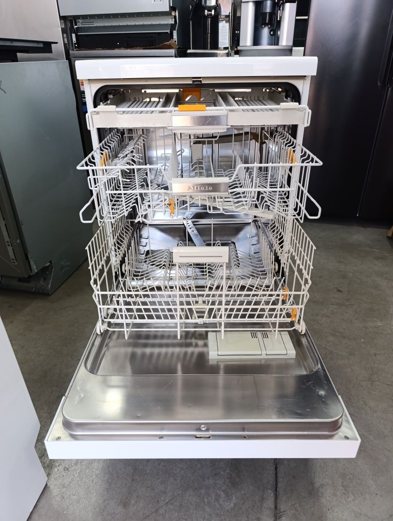 Съдомиялна Свободно стояща Miele