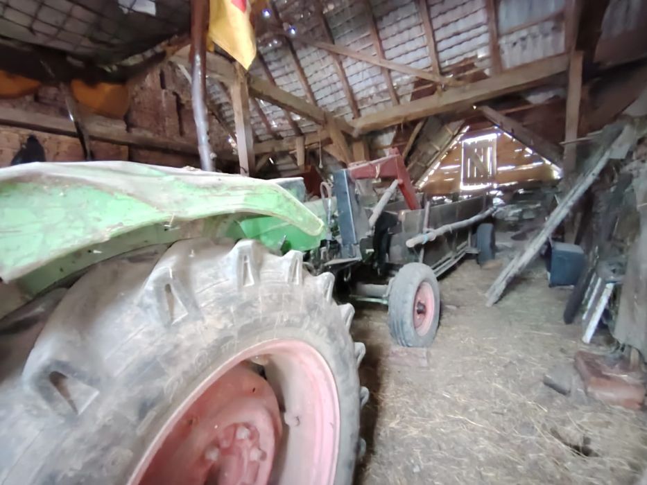 Tractor cu cupa Deutz-Fahr