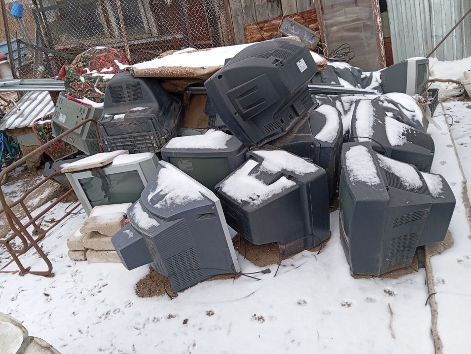 Продаю старые телевизоры дёшево!