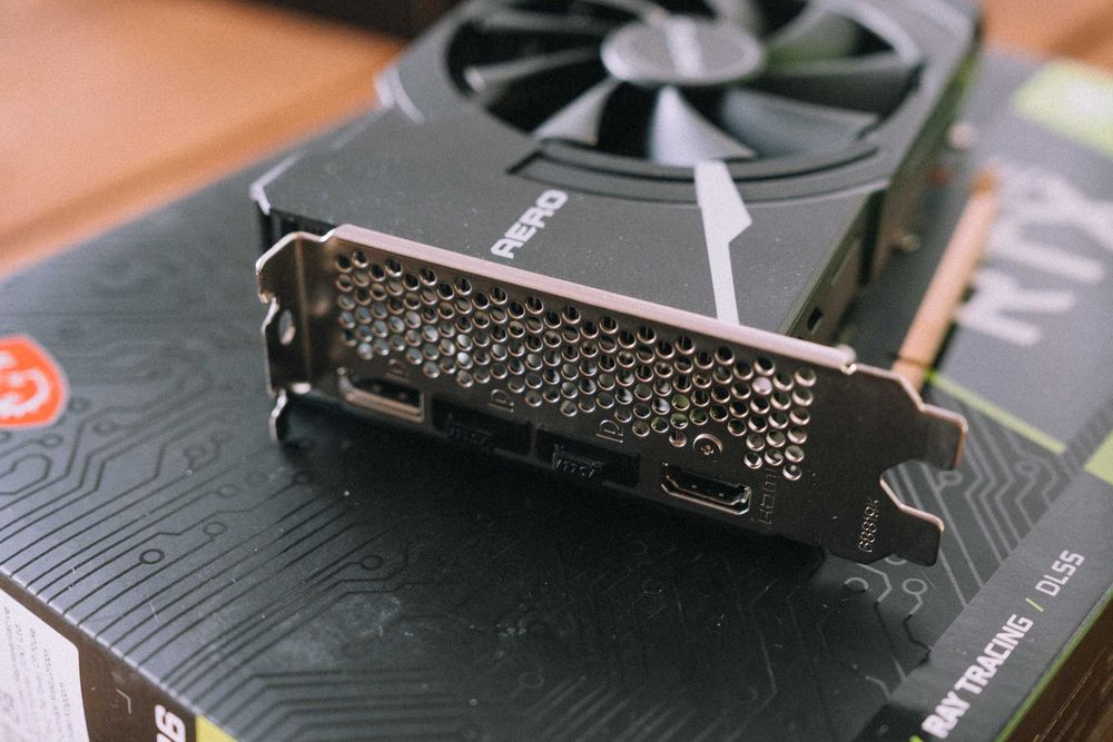 Продавам MSI Aero ITX GeForce RTX 3060 12GB GDDR6 OC Edition