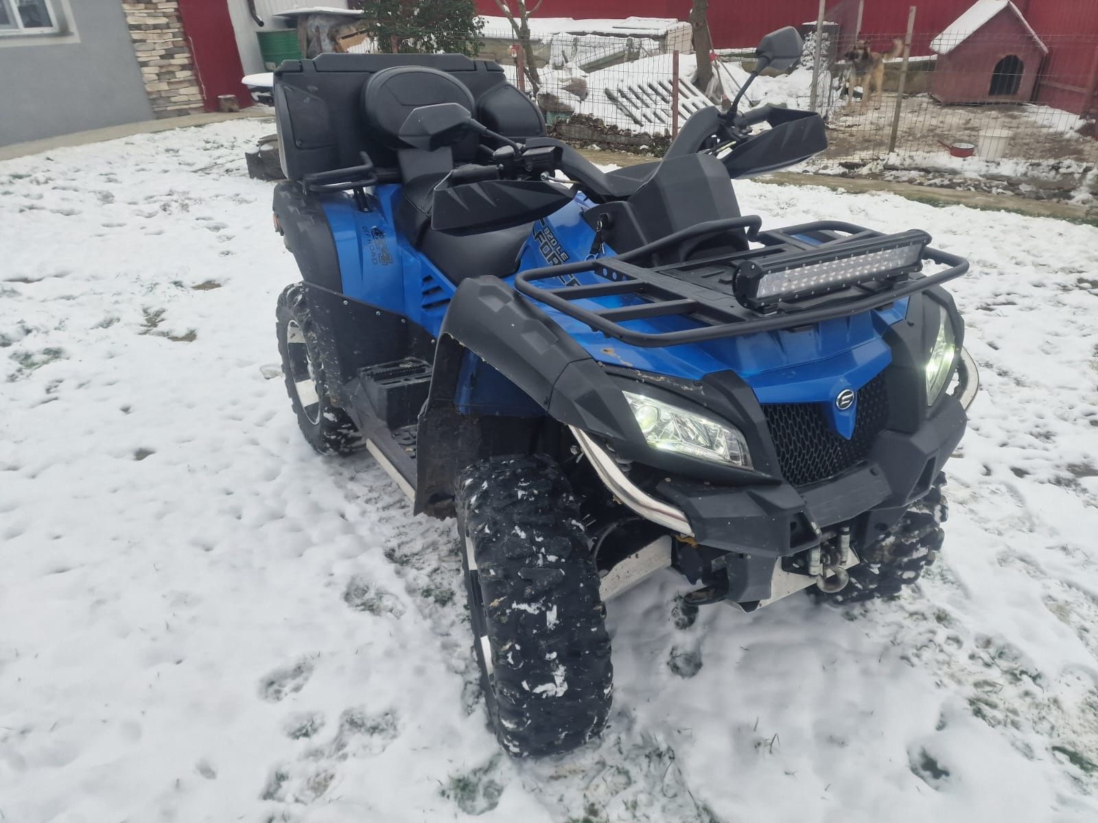 Vând atv cf moto