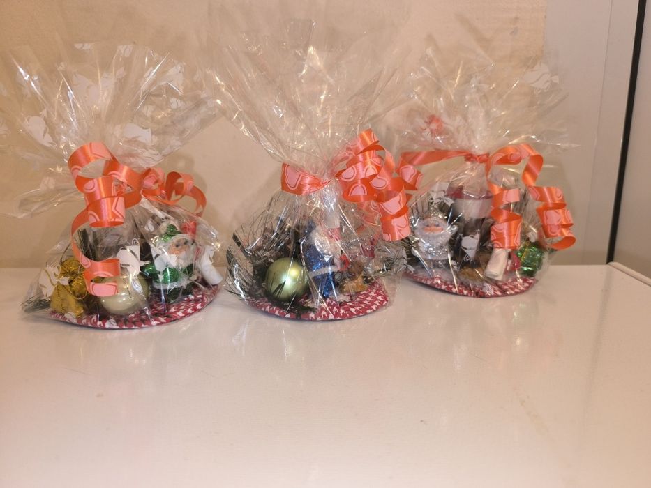 Коледни сувенири и свещници