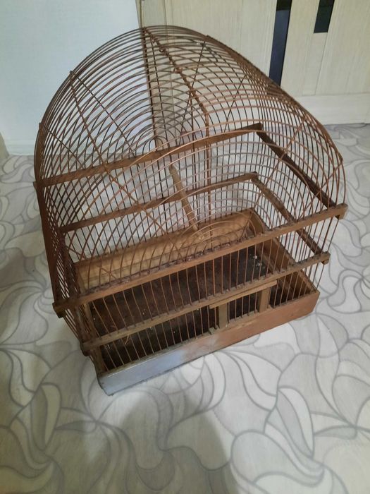 Продам клетку для птичекпрп