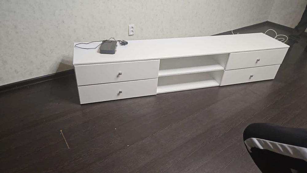 Продам тумбу под телевизор