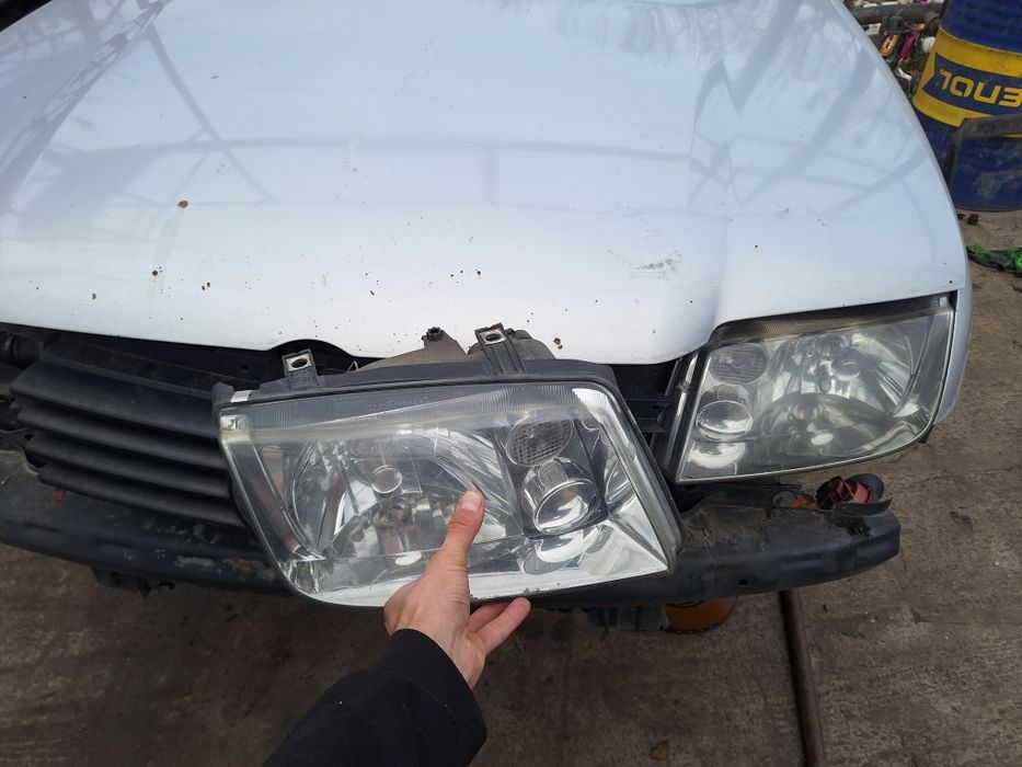 Far stanga/ dreapta vw bora!!